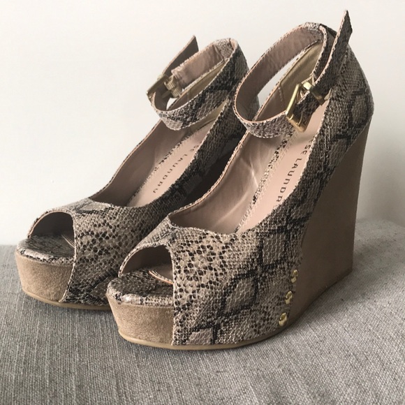 Chinese Laundry Shoes - Women’s Wedge Heels Size 7
